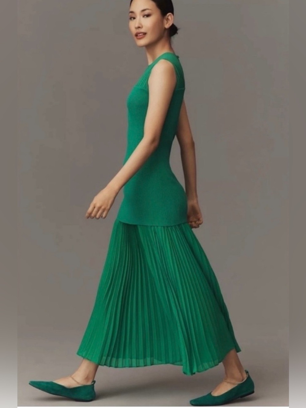 Anthropologie Mare Mare twofer maxi dress in a Kelly green with pleated skirt. S